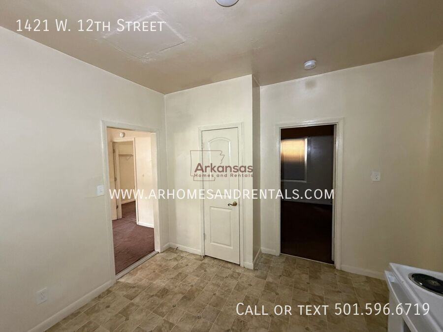 1421 W 12th St - Photo 5 of 27