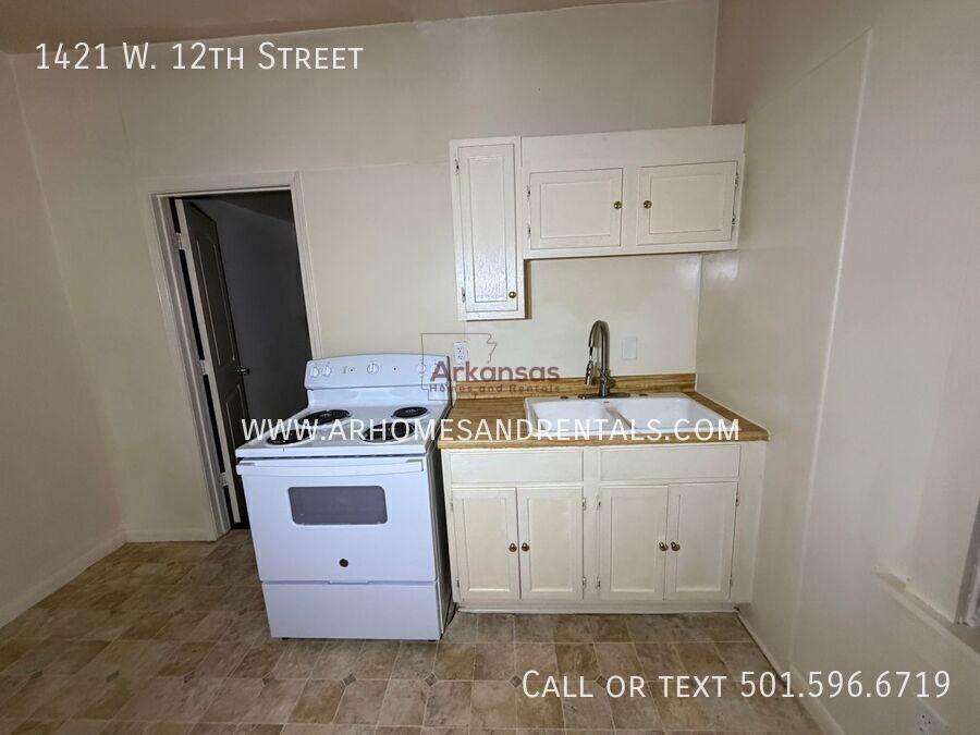 1421 W 12th St - Photo 6 of 27