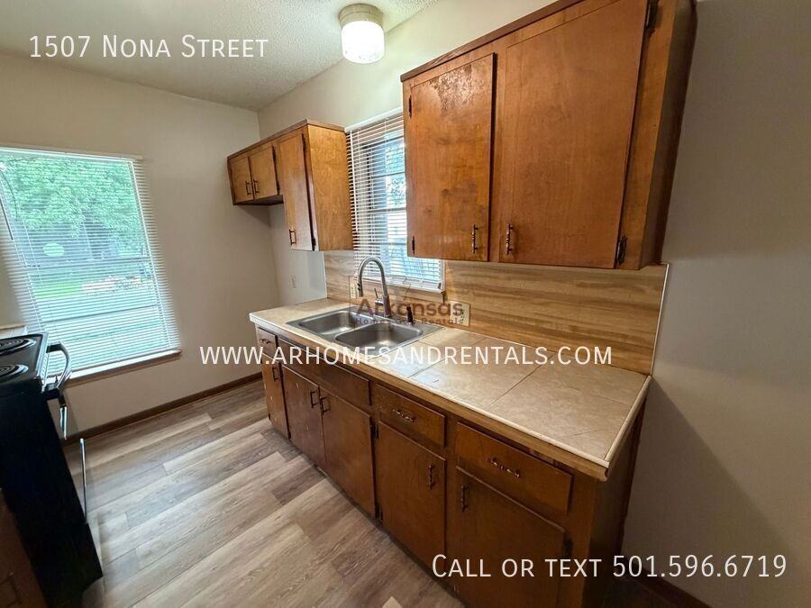 1507 Nona St - Photo 5 of 17