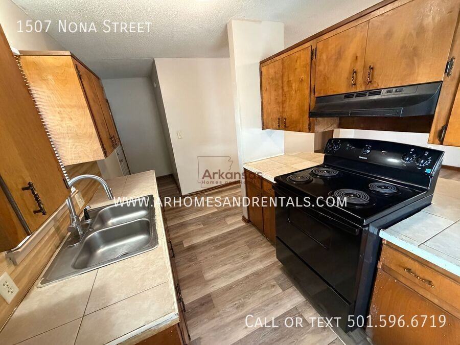 1507 Nona St - Photo 6 of 17