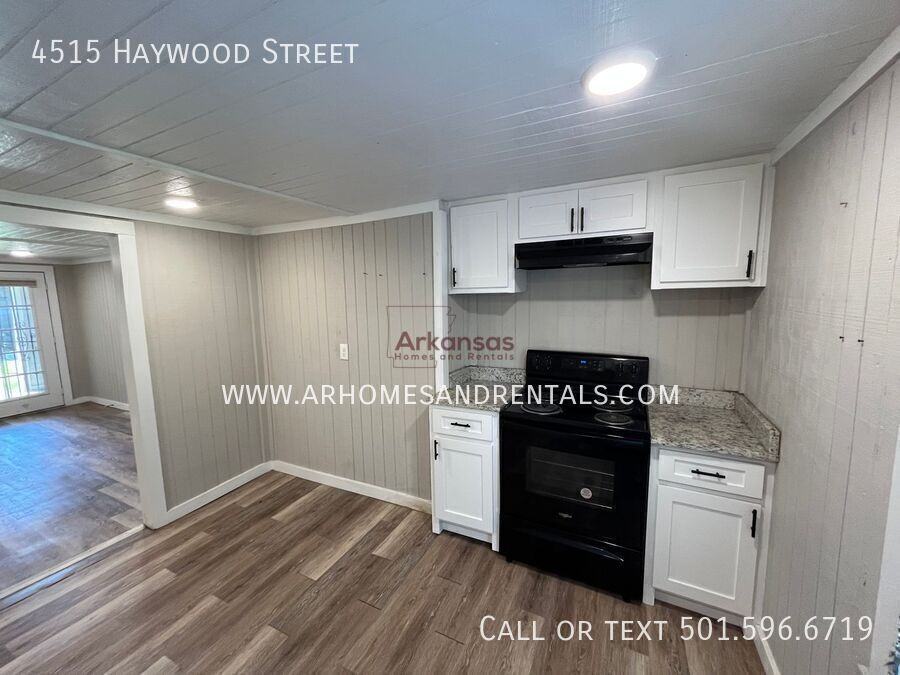 4515 Haywood St - Photo 5 of 11