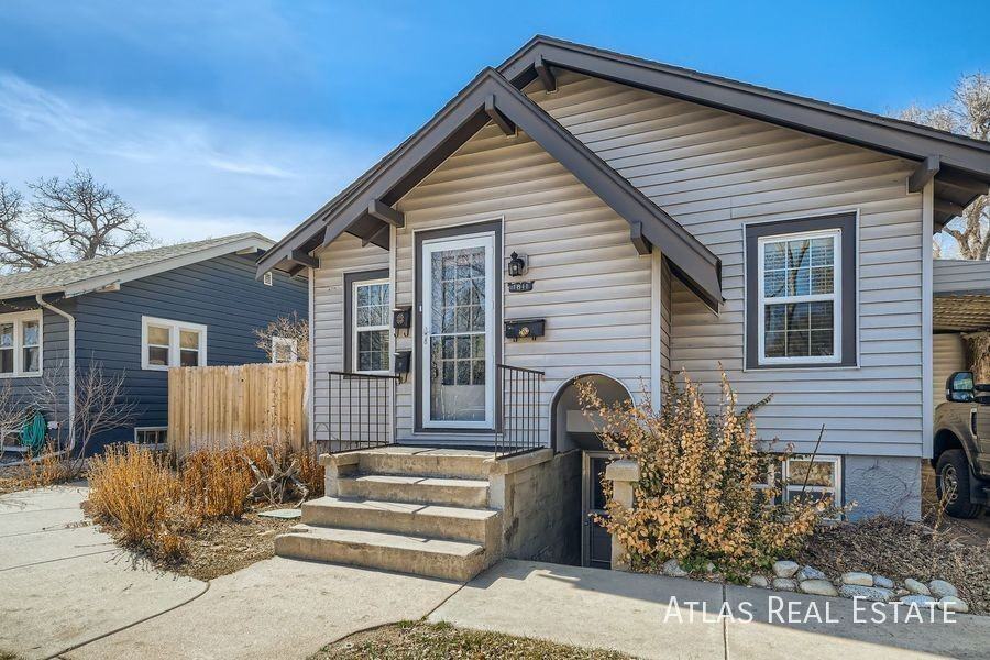 1811 14th Ave - Photo 3 of 5