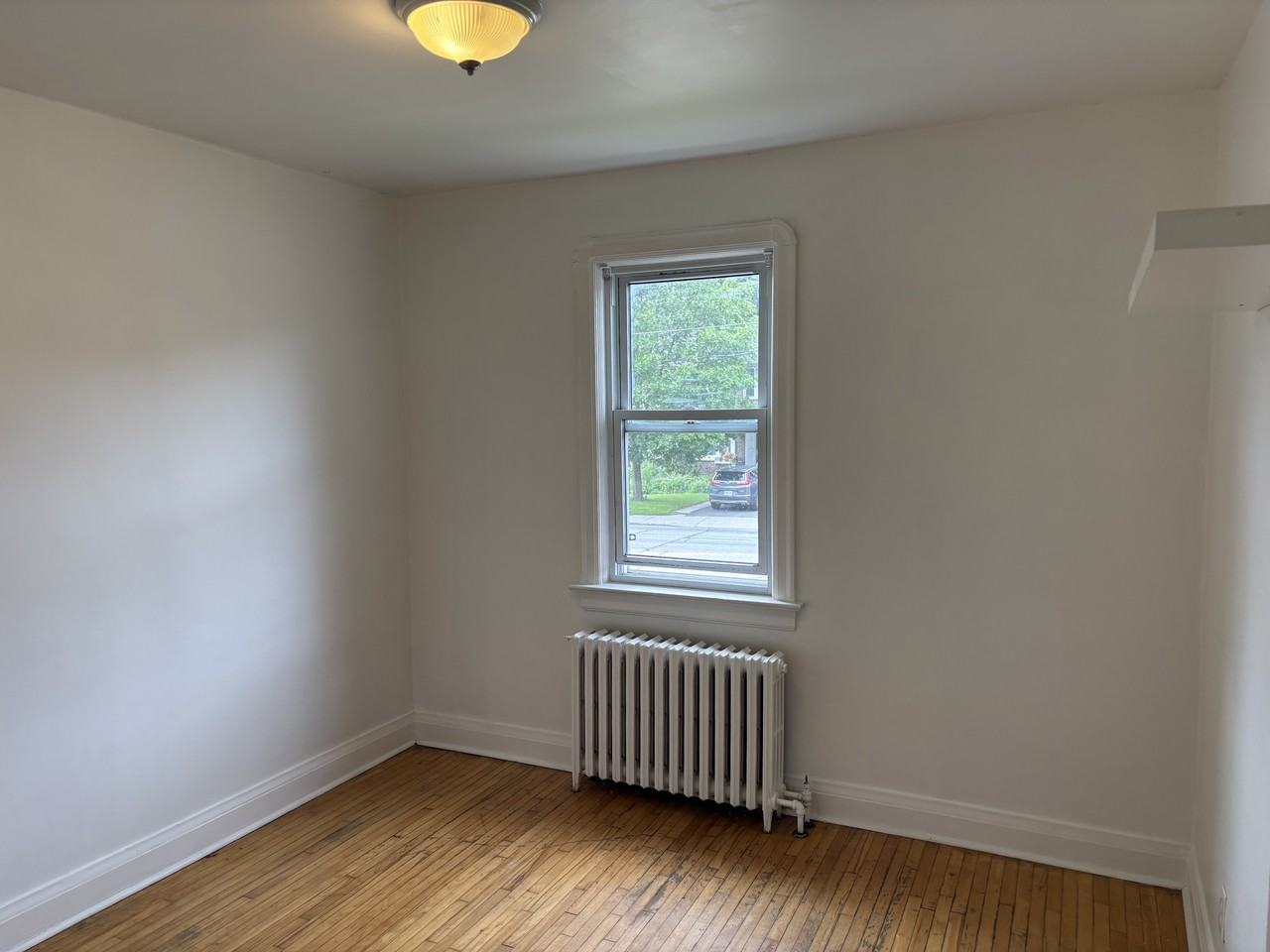 45 Lawrence Ave E - Photo 7 of 14