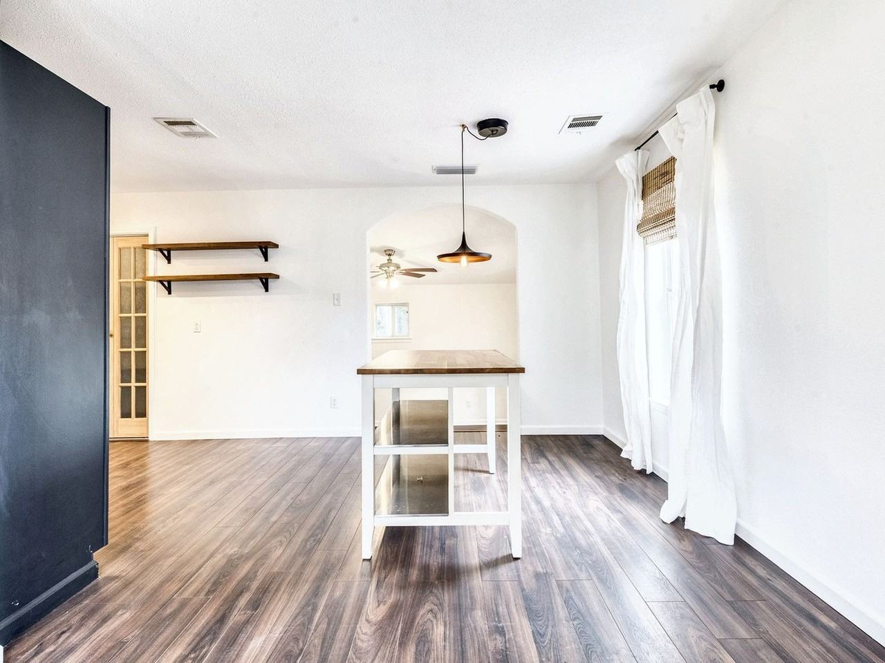 5607 Samuel Huston Ave - Photo 5 of 26