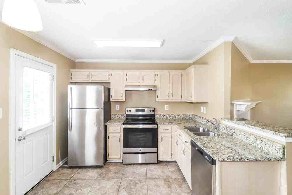 8900 Fulton Cv - Photo 7 of 17