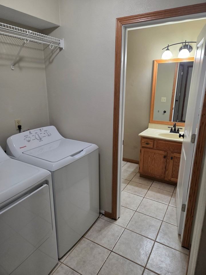 7335 Travertine Trl - Photo 5 of 10