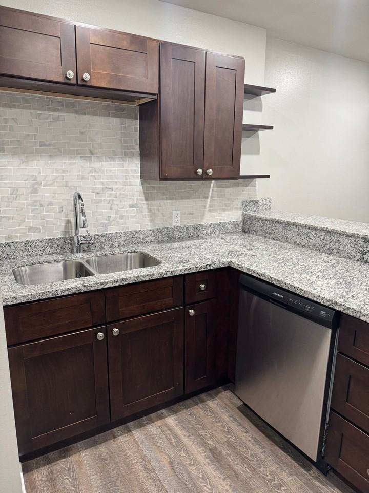 136 Duplantis St #D - Photo 4 of 9
