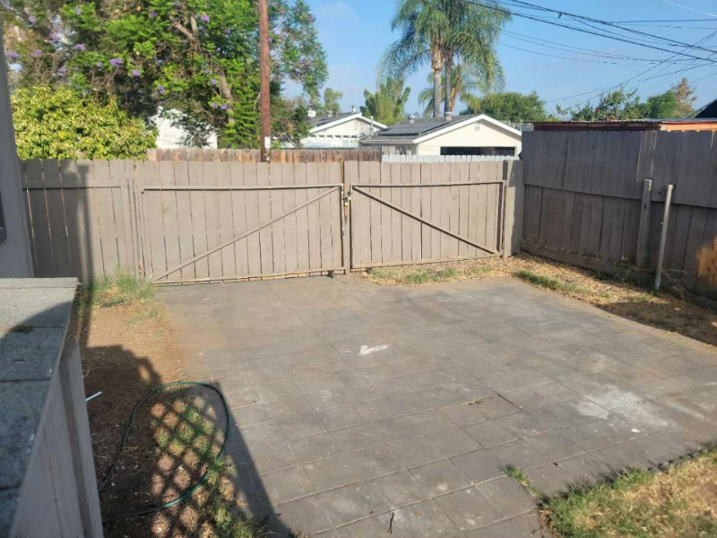150 W Camden Ave - Photo 3 of 13