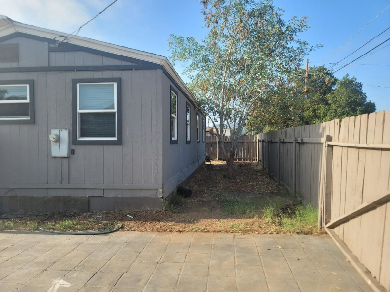 150 W Camden Ave - Photo 4 of 13
