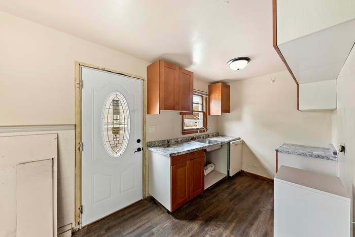 1827 Pierson Pkwy - Photo 4 of 9
