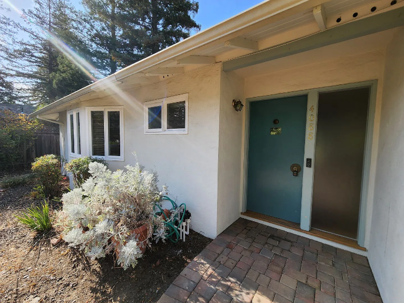 4088 Laguna Way - Photo 3 of 35