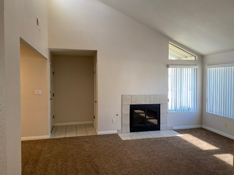 500 White Ln - Photo 3 of 12