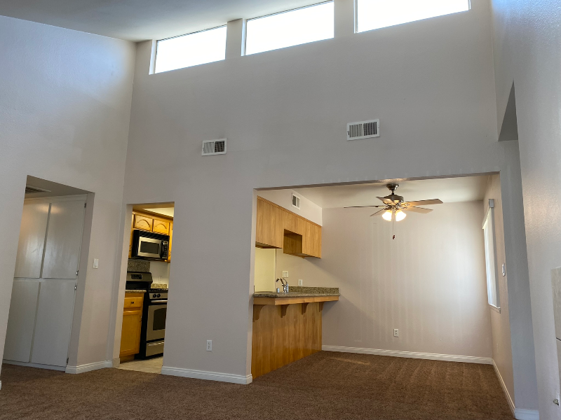 500 White Ln - Photo 4 of 12