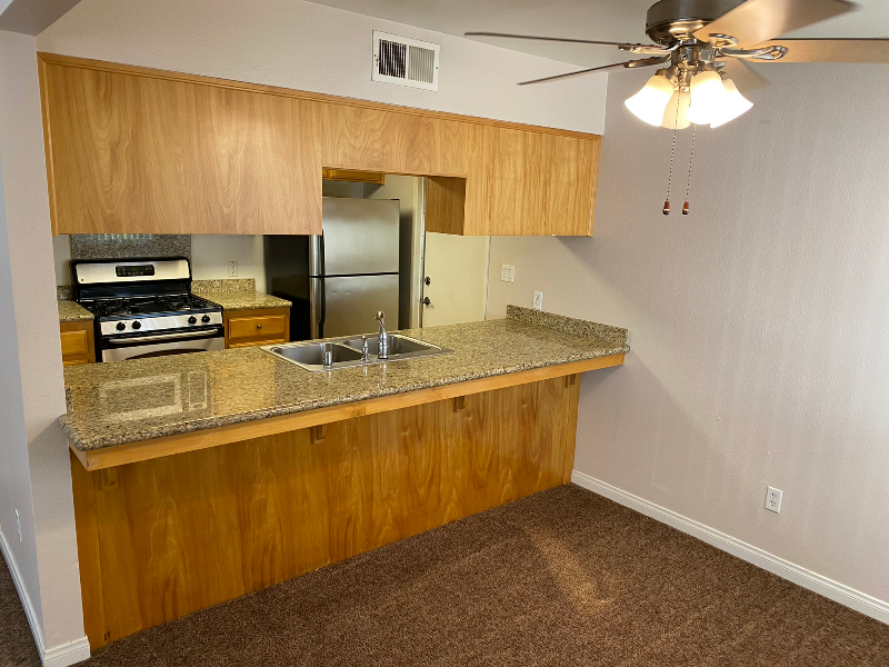 500 White Ln - Photo 6 of 12