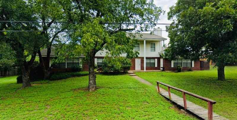 312 W 4Th Kennedale #D - Photo 7 of 8