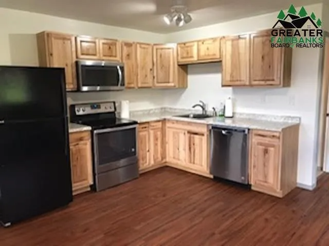 690 El Rancho Dr #B - Photo 3 of 9