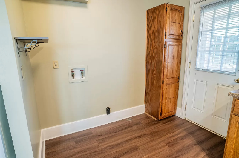 3319 S Harrison St - Photo 6 of 15