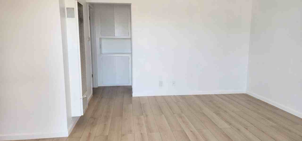 1917 Vanderbilt Ln #5 - Photo 2 of 10