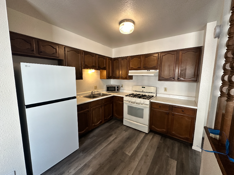 2805 E 22nd St #D - Photo 2 of 8