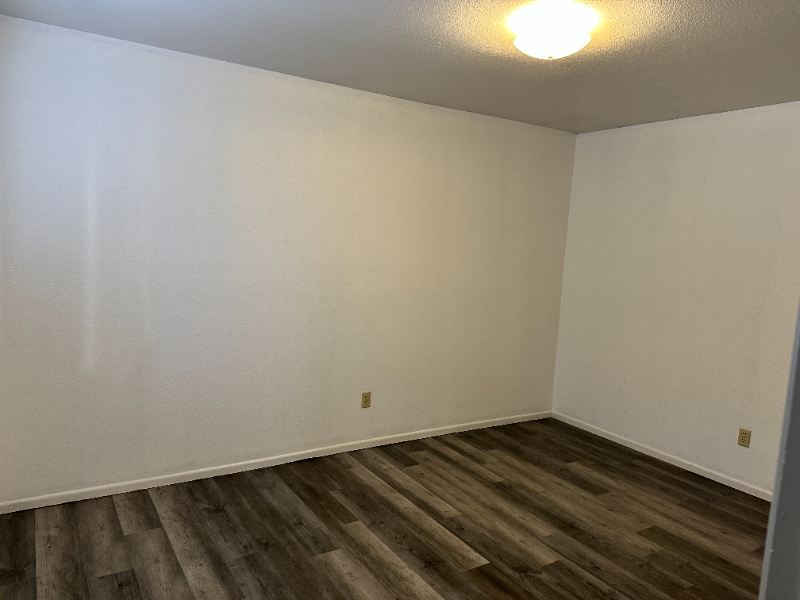 2805 E 22nd St #D - Photo 6 of 8