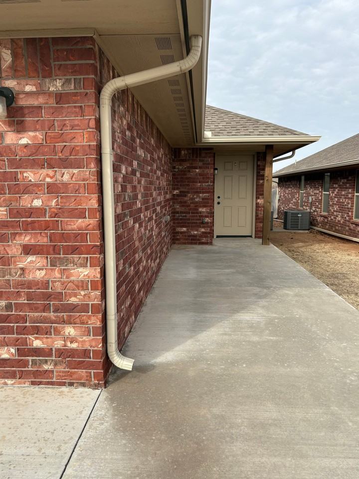 1615 E Lawter Rd - Photo 2 of 12