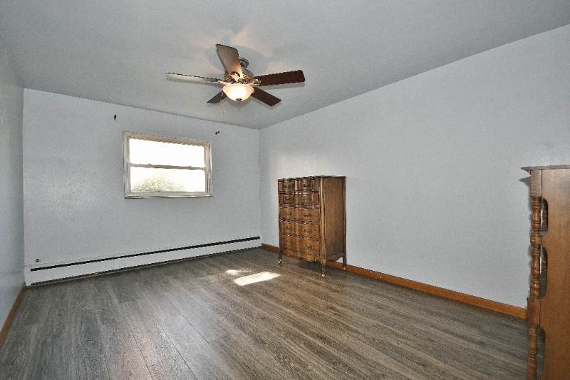 2236 Brownsville Rd - Photo 5 of 20
