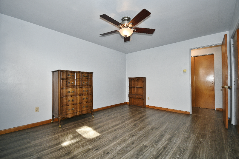 2236 Brownsville Rd - Photo 6 of 20