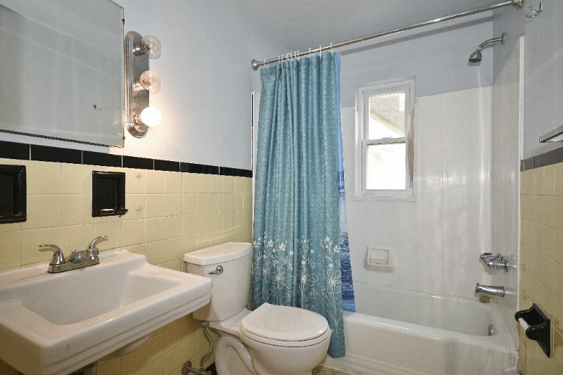 2236 Brownsville Rd - Photo 7 of 20