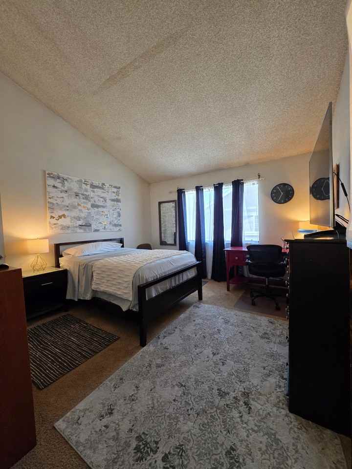 2121 Dufour Ave - Photo 7 of 11