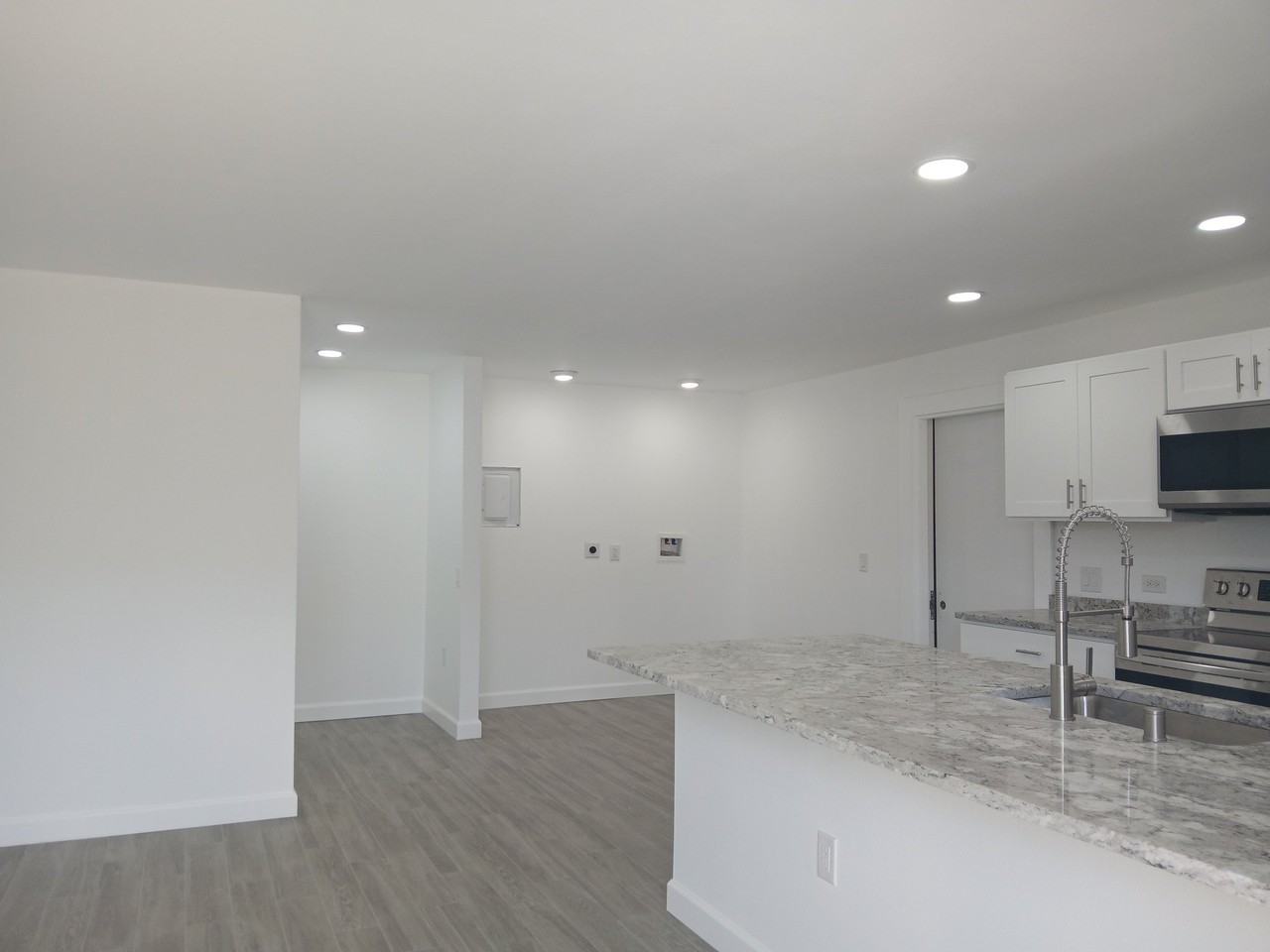 309 Shore Rd #C - Photo 3 of 6