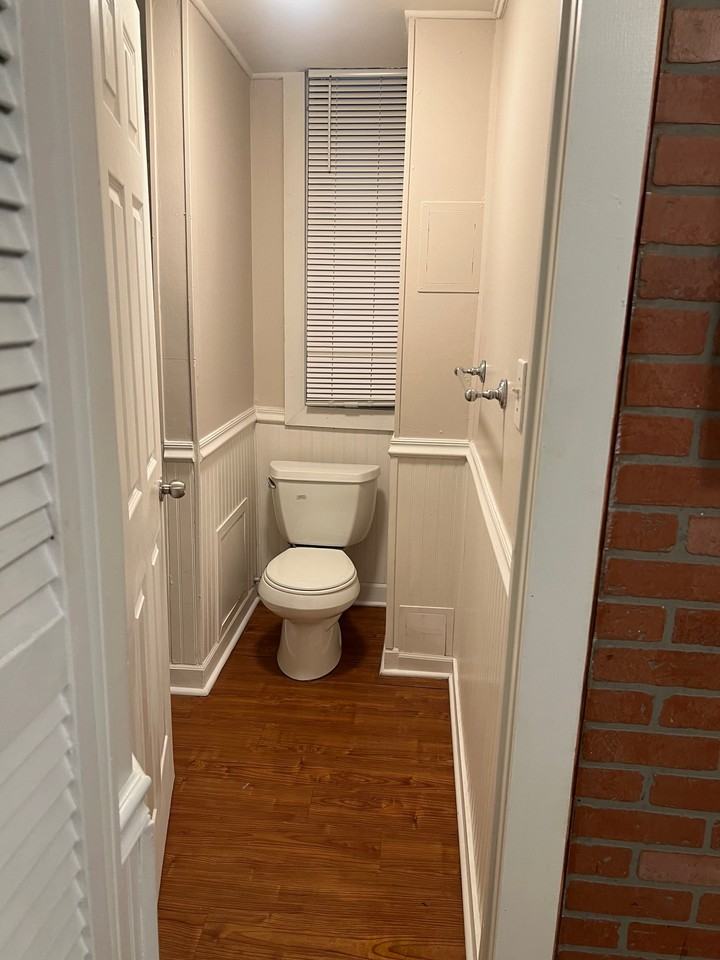 1512 N Greenview Ave - Photo 3 of 9