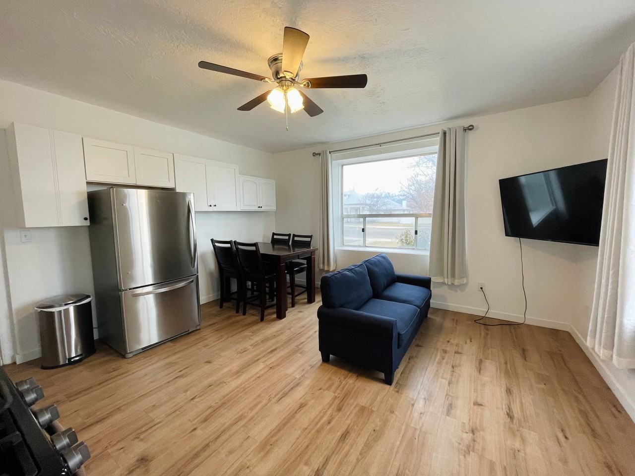 311 N Center St - Photo 6 of 17
