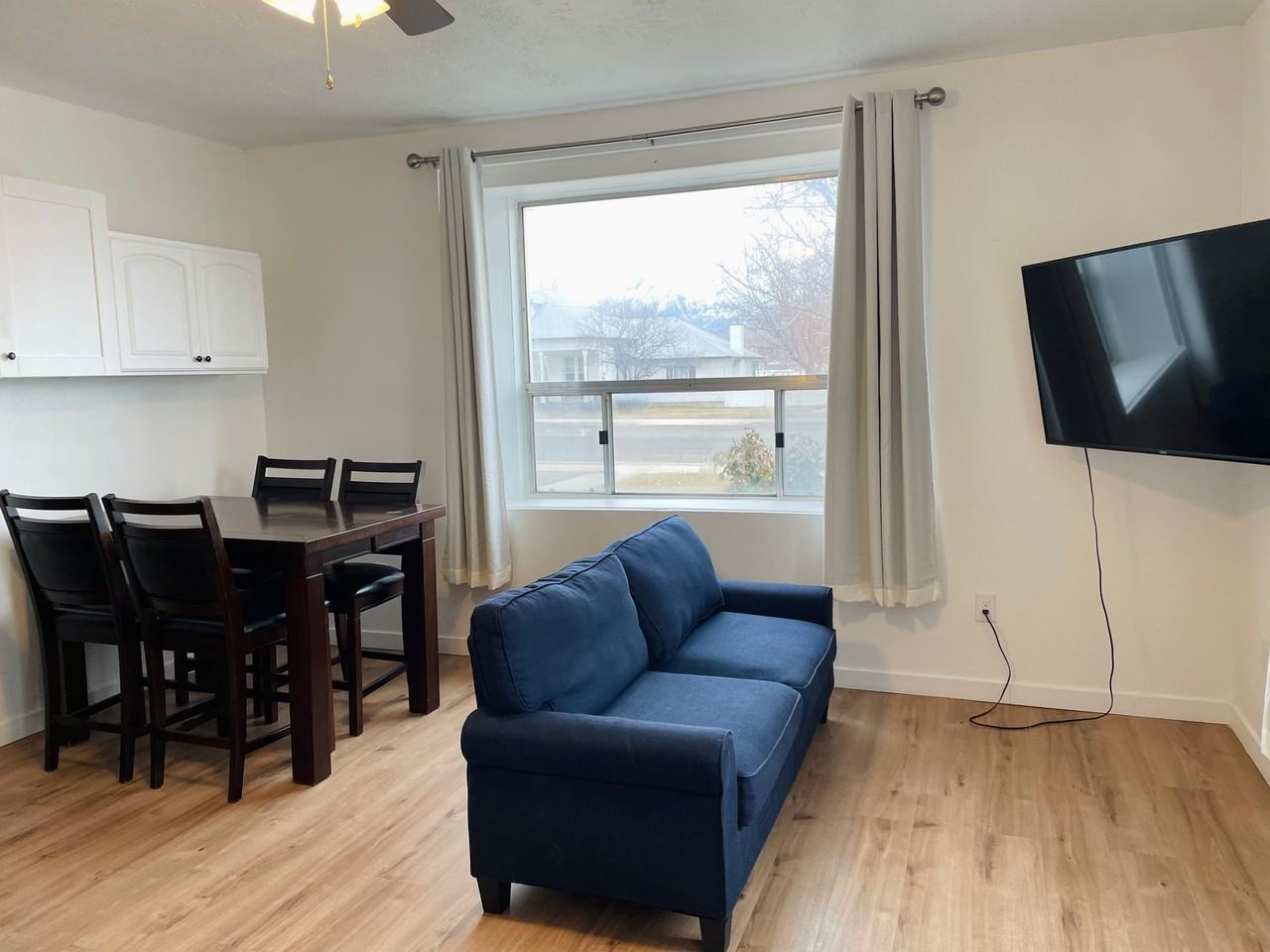 311 N Center St - Photo 7 of 17