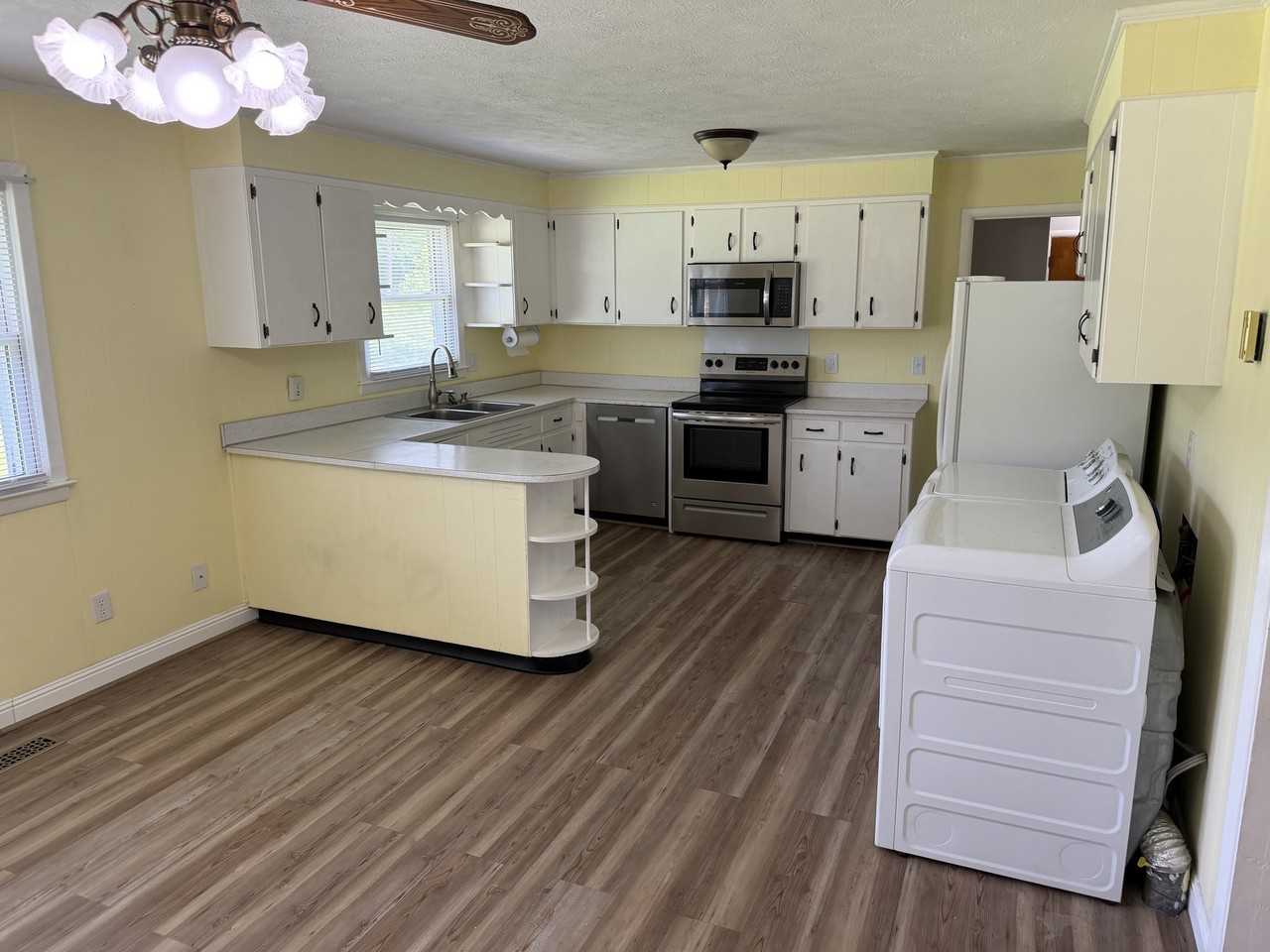 1102 Mary Ln - Photo 6 of 20