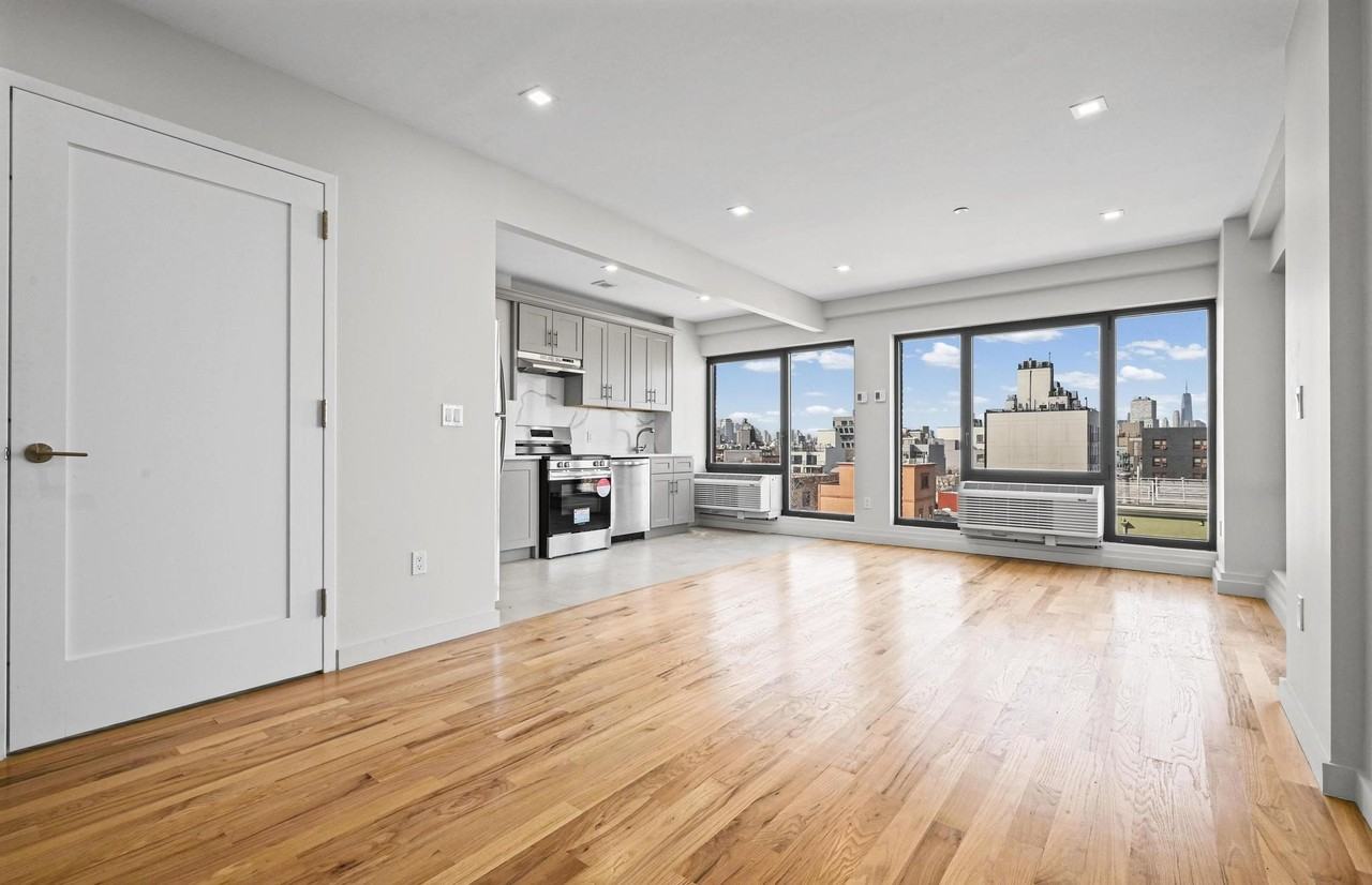 360 4th Ave - Photo 5 of 8