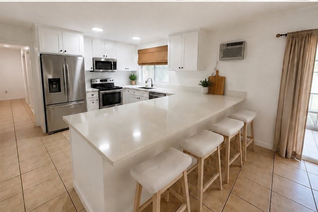 381 N Harwood St - Photo 3 of 7