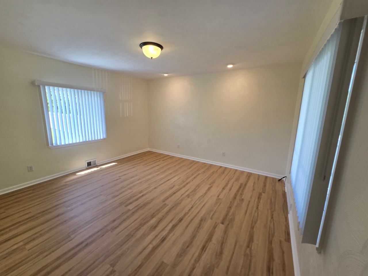 1340 5th St - Photo 4 of 20
