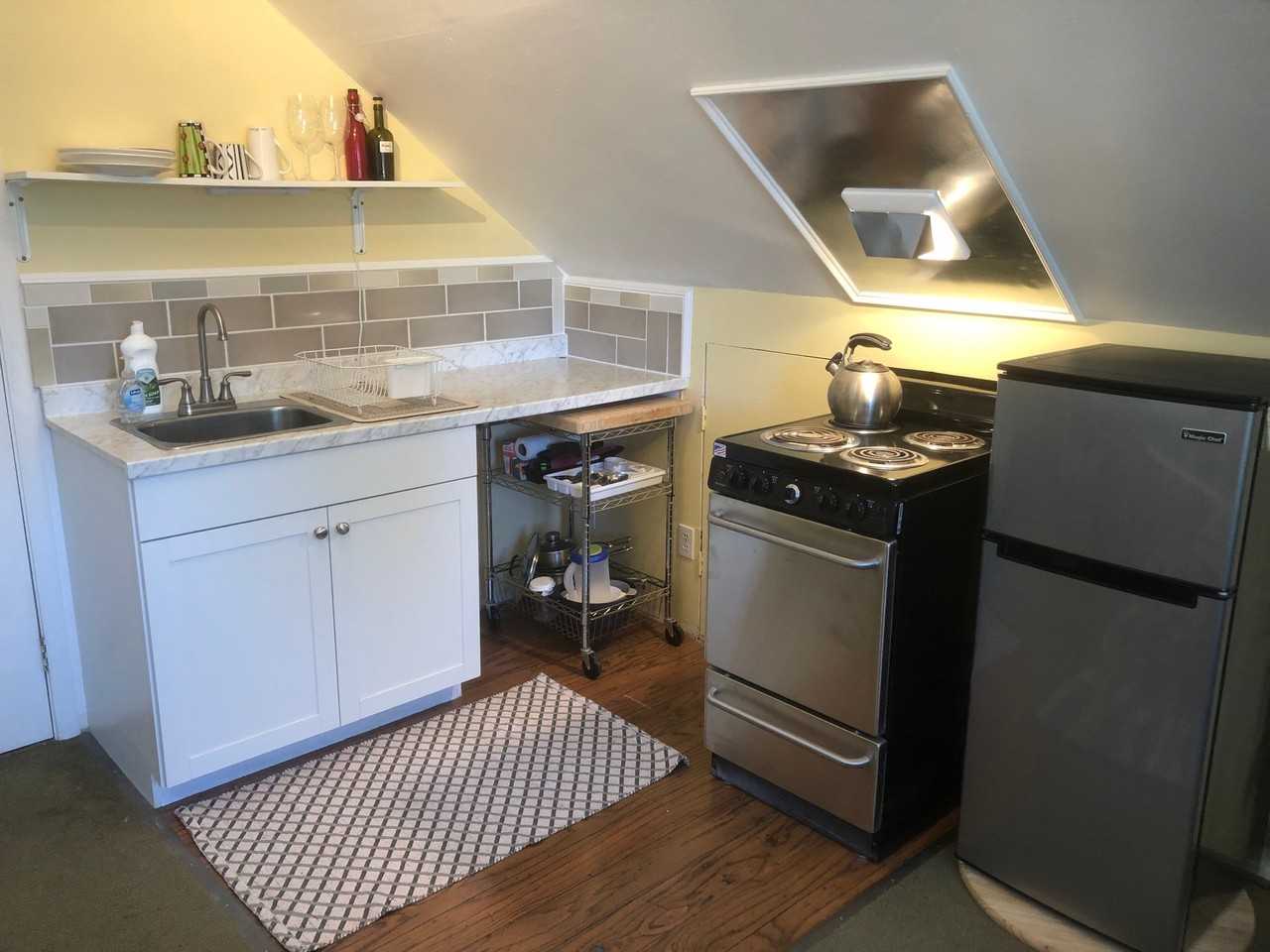 6023 Lone Pine Rd - Photo 4 of 11