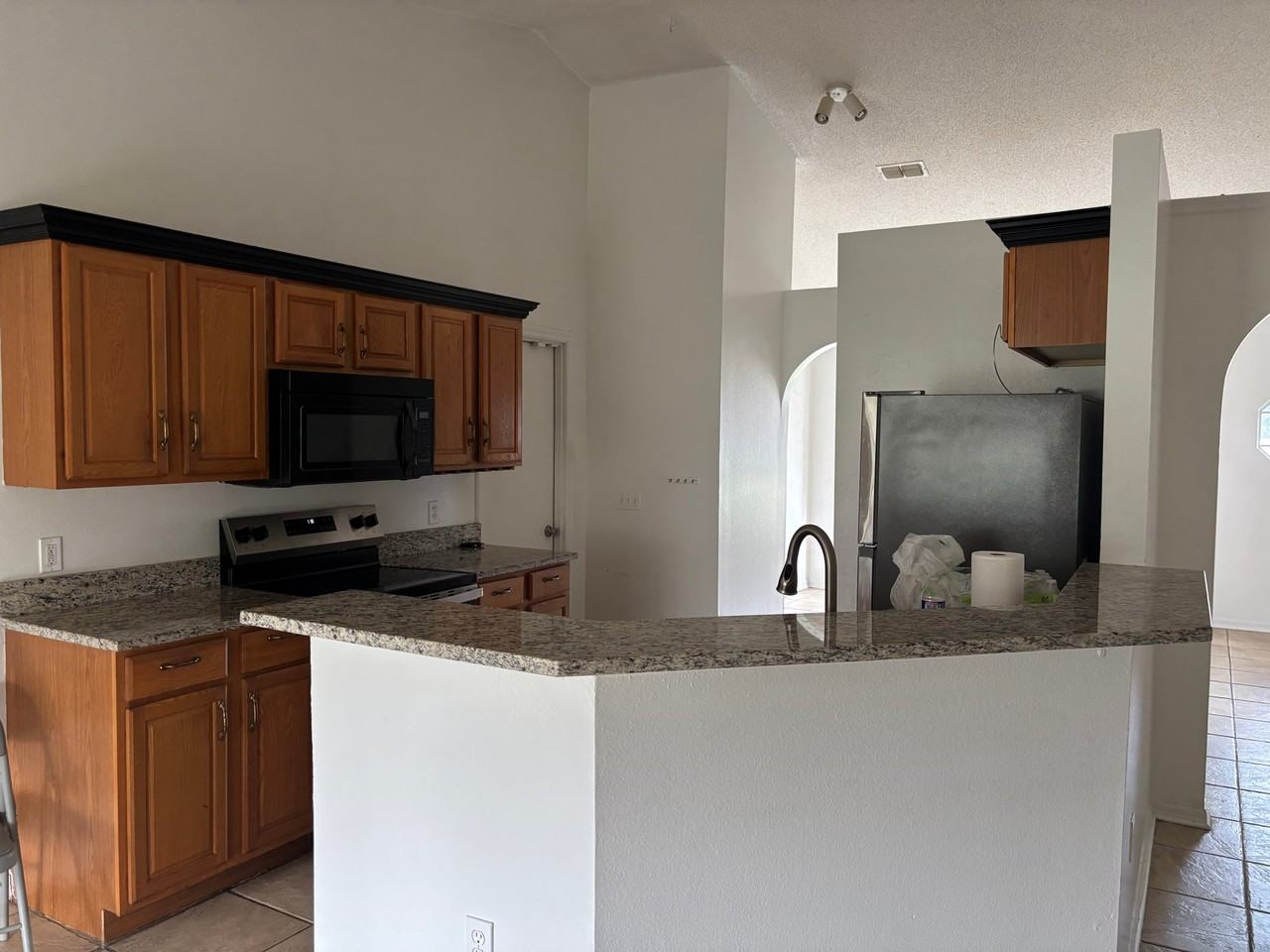 305 Cocoa Ct - Photo 5 of 14