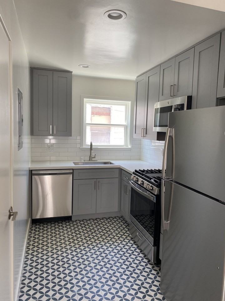 1331 W Adams Blvd #1331 - Photo 5 of 10