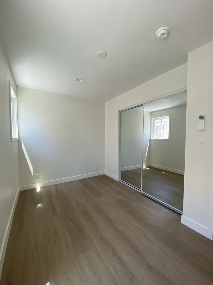1331 W Adams Blvd #1331 - Photo 7 of 10