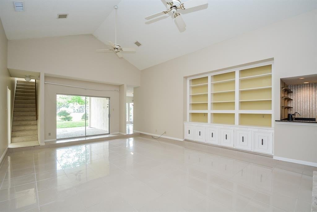 26 Wellington Dr - Photo 2 of 12