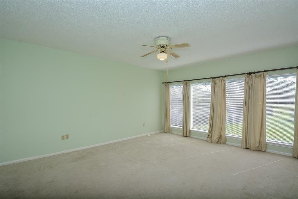 26 Wellington Dr - Photo 6 of 12