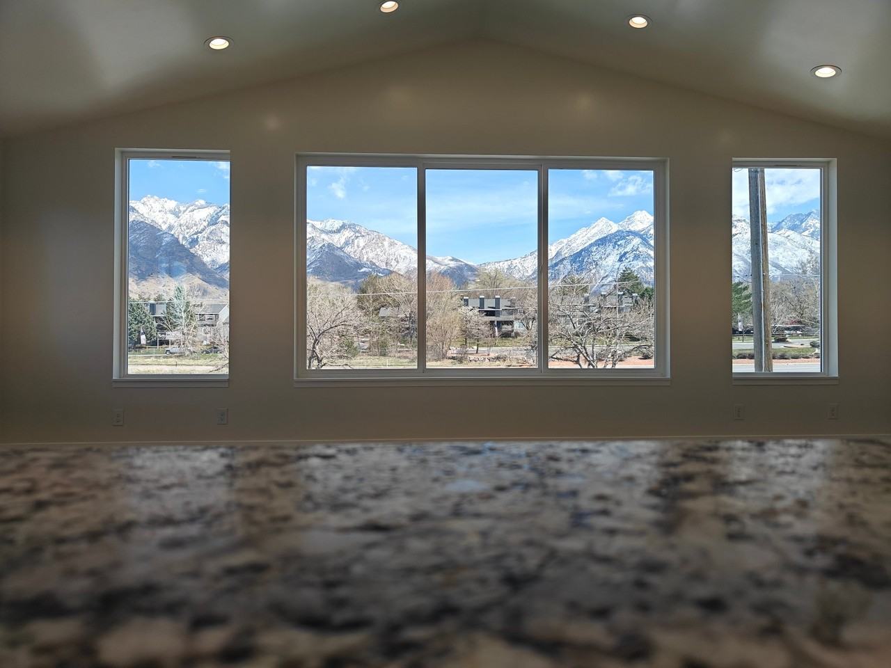 6662 S Highland Dr #B - Photo 4 of 20