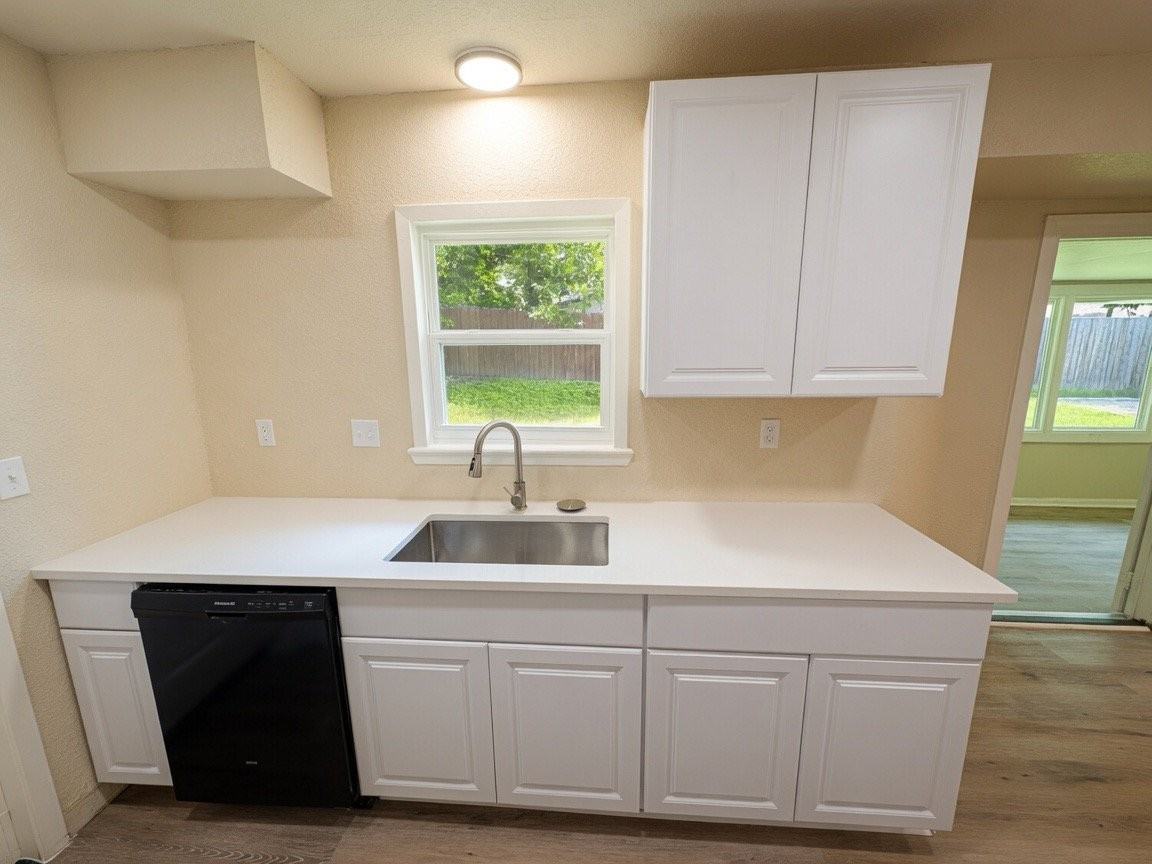 14147 Swallow Dr - Photo 2 of 13