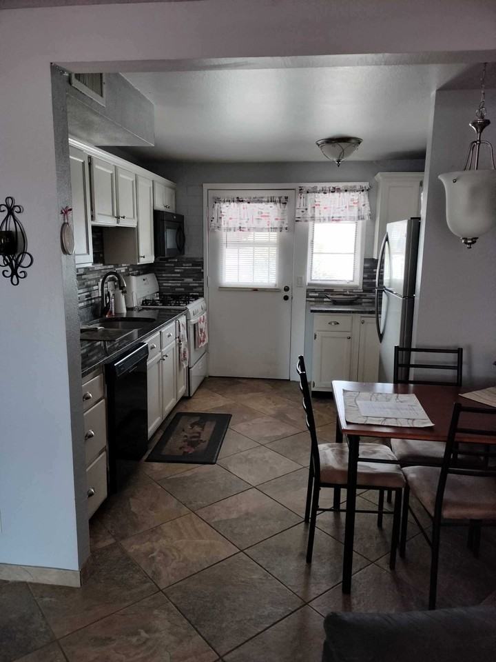138 S La Canada Dr #D - Photo 7 of 15