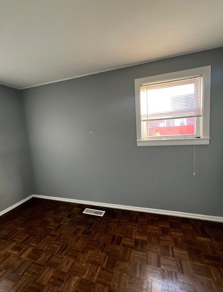 7962 S Kilbourn Ave - Photo 6 of 7