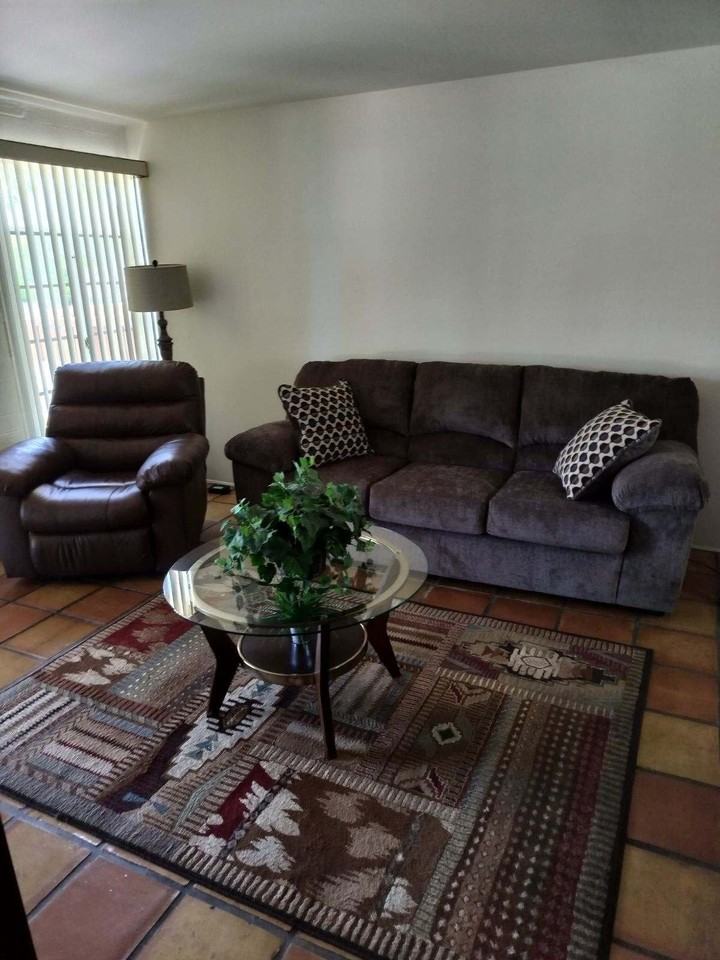 402 S Paseo Pena #C - Photo 4 of 11