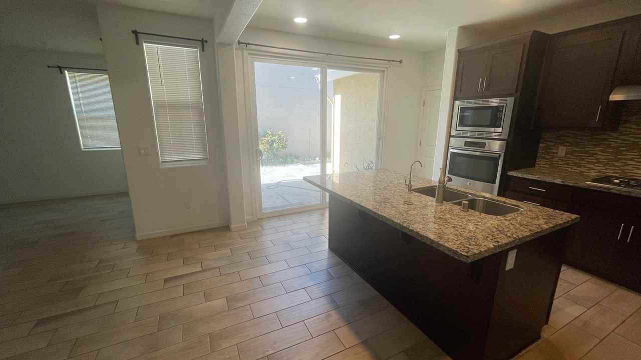 1053 S Burns Pl - Photo 4 of 20