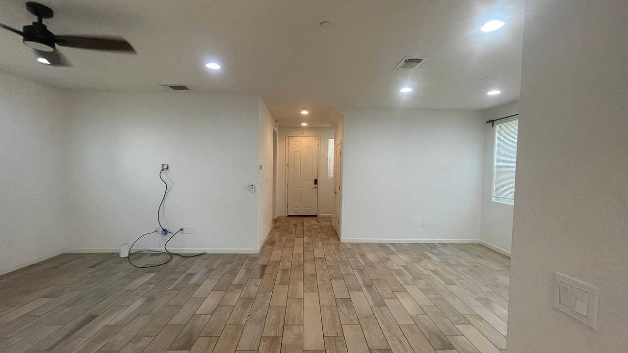 1053 S Burns Pl - Photo 6 of 20